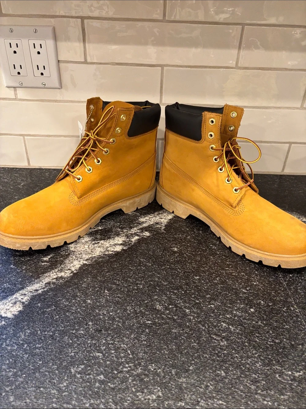 Men's Timberland® Classic 6-Inch Waterproof Boot – Wheat Nubuck – Size 11 – NEW